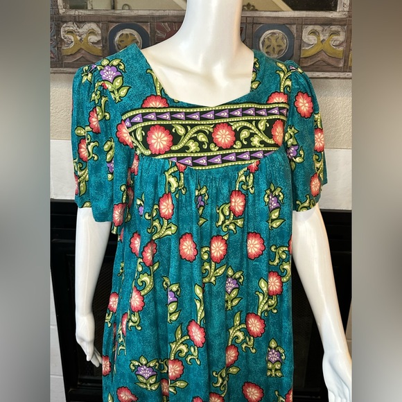 Vibrant Floral Maxi Dress in Teal and Pink Phases VTG 100% cotton - Picture 14 of 15